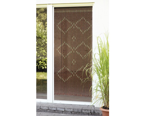 Dverový záves z drevených korálikov so vzorom