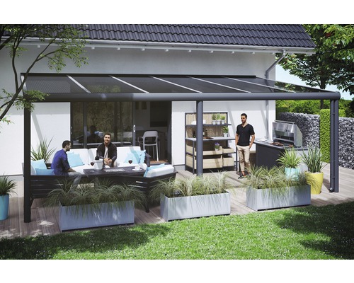 Zastrešenie terasy SKAN HOLZ Garda 648 x 257 cm Hliník s antracitovým povlakom Terasa so zastrešením, posedením, grilom a kvetináčmi pre príjemné vonkajšie prostredie