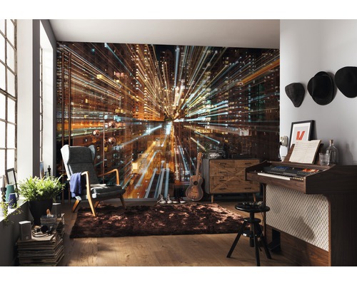 Obývacia izba s fototapetou s abstraktným motívom mesta, kreslom, hudobným stolom a kobercom