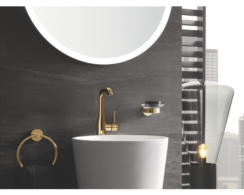 Kúpeľňové umývadlo s batériou, miskou na mydlo, krúžkom na uteráky a zrkadlom