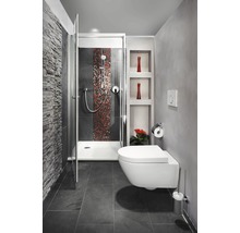 Moderná kúpeľňa so sprchou, závesným WC a kamennou stenou