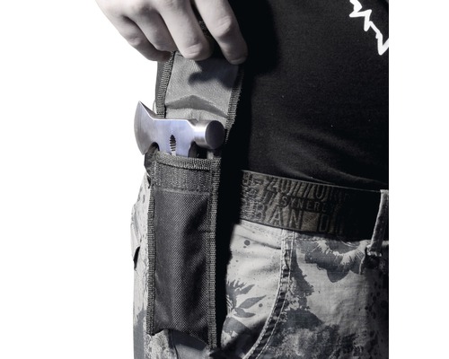 Kladivo v držiaku na náradie na opasku