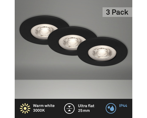Sada troch čiernych stropných zapustených svietidiel