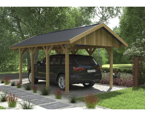 Prístrešok pre auto s prístupovou cestou a zaparkovaným autom.