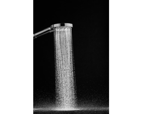 Ručná sprcha s tečúcim prúdom vody