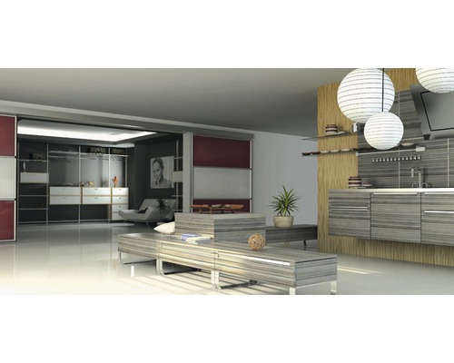 Svetlá obývacia izba so vstavanou skriňou, pohovkou, stolom a dekoráciou