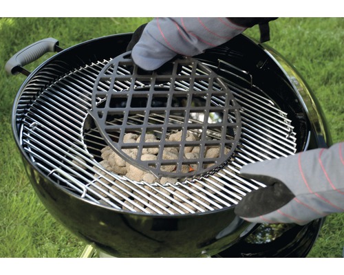 Gril na drevené uhlie s roštom na drevené uhlie a dreveným uhlím