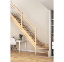 Drevené schodisko s kovovým zábradlím vo svetlej miestnosti