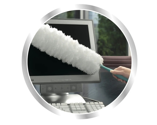 Čistenie obrazovky počítača prachovkou