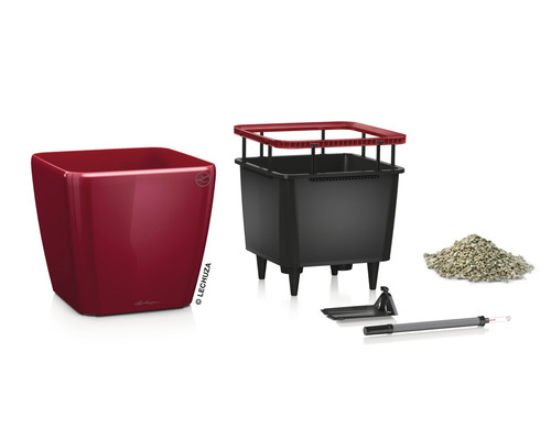 Kvetináč so zavlažovacím systémom a príslušenstvom