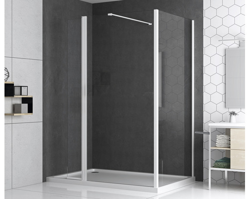 Sprchová vanička so sprchovou zástenou v kúpeľni