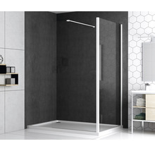 Kúpeľňa so sprchovacím kútom, sprchovacou vaničkou a umývadlom