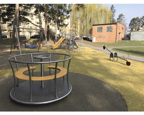 Detské ihrisko s kolotočom, hojdačkou, šmýkačkou a váhadlom
