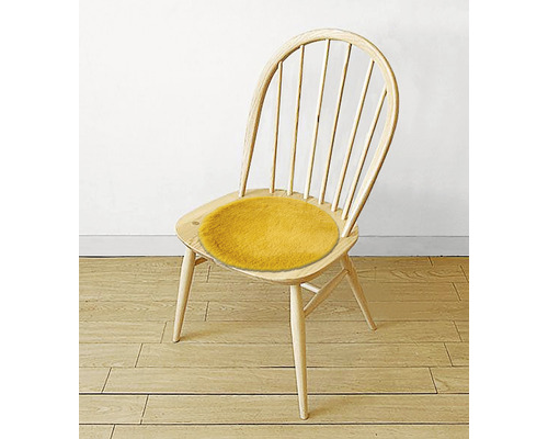 Drevená stolička s okrúhlym sedákom