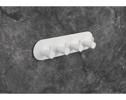 Biela nástenná lišta so štyrmi háčikmi na montáž na stenu