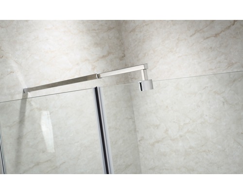 Detail sprchovacieho kúta s nástenným upevnením