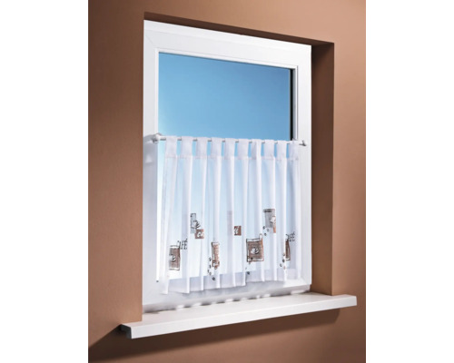 Okno s bistro záclonou s motívom kaviarne