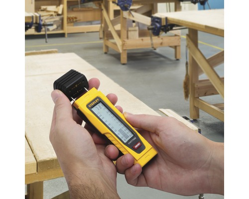 Vlhkomer používaný na meranie vlhkosti dreva