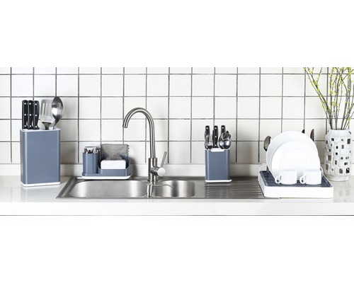 Kuchynský drez s odkvapkávačom, blokom na nože a dávkovačom saponátu