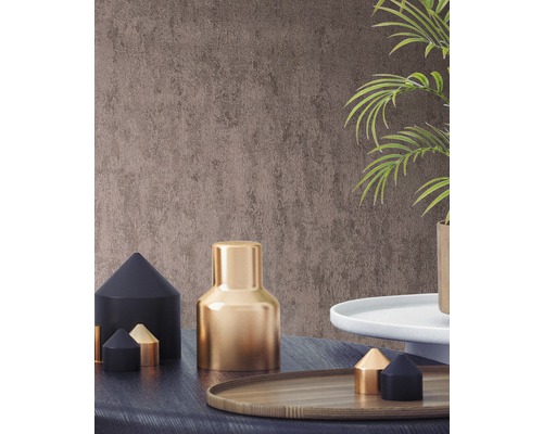 Dekoratívna scéna s geometrickými objektmi a rastlinou