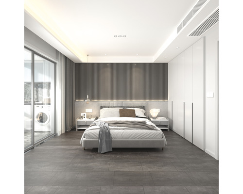 Moderná spálňa s posteľou, nočnými stolíkmi a posuvnými dverami