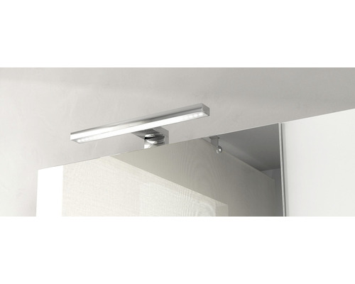 Zrkadlové svetlo s LED osvetlením nad zrkadlom