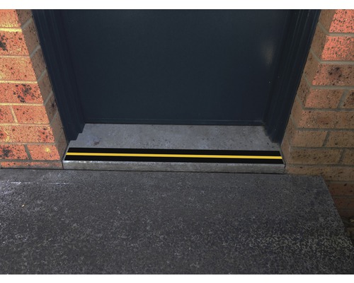 Vstupný priestor s protišmykovými pásmi