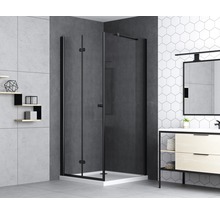 Sprchovací kút walk-in s čiernym rámom v kúpeľni.