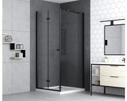 Sprchovací kút walk-in s čiernym rámom v kúpeľni.