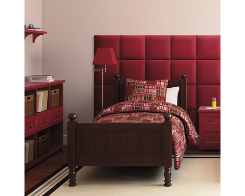 Detská izba s posteľou, čalúneným čelom a nočným stolíkom