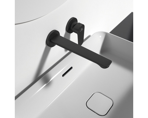 Nástenná umývadlová batéria nad umývadlom