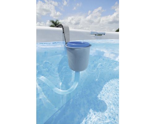 Skimmer bazéna v bazéne pre čistenie vody