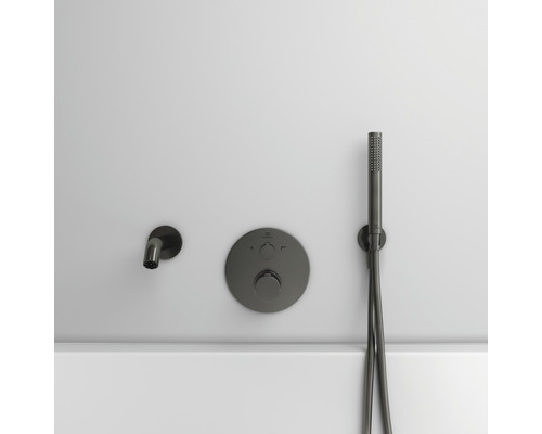 Nástenná vaňová batéria s ručnou sprchou
