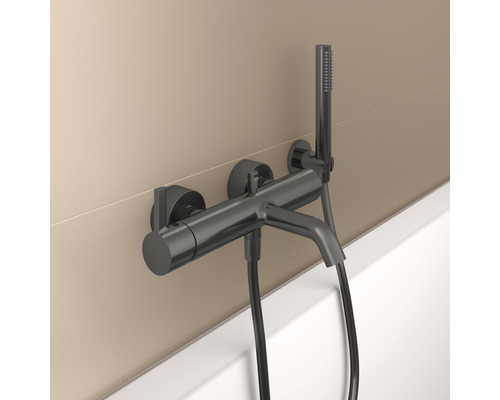 Nástenná vaňová batéria s ručnou sprchou