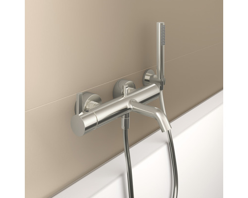 Nástenná vaňová batéria s ručnou sprchou