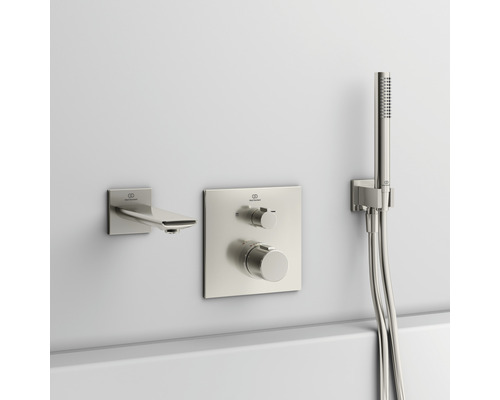 Sada kúpeľňovej armatúry s miešacou batériou, výtokom a ručnou sprchou