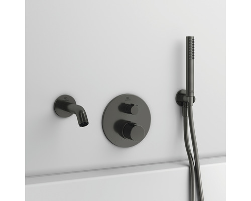 Podomietková vaňová batéria s ručnou sprchou