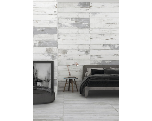 Spálňa s obkladmi stien a podlahy s dreveným vzhľadom a moderným vybavením