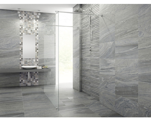 Moderná kúpeľňa so sivými obkladmi a sprchovacím kútom