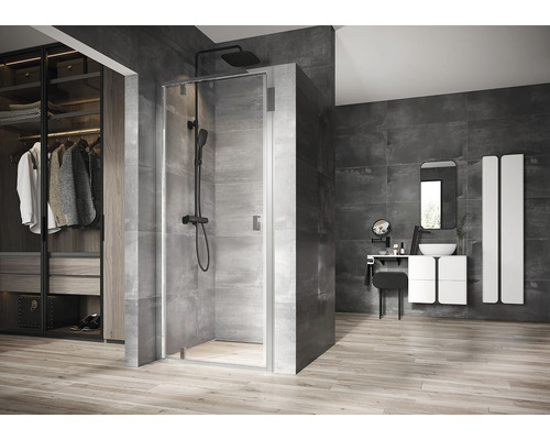 Moderná kúpeľňa s walk-in sprchou, umývadlom a šatníkom