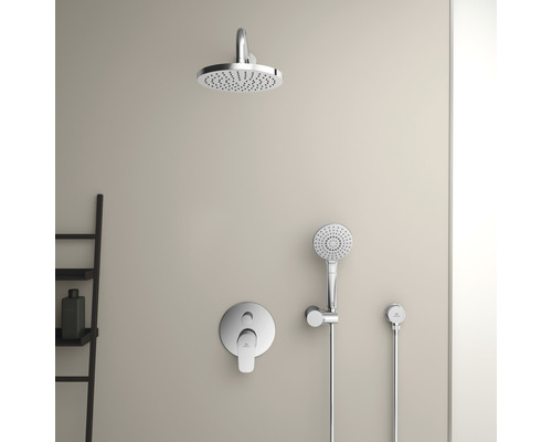 Nástenná sprchová batéria s hlavovou a ručnou sprchou