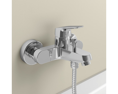 Nástenná vaňová batéria s sprchovou hadicou