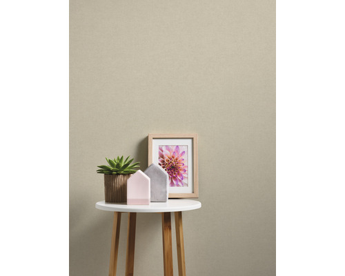 Nástenná dekorácia s dekoráciami na stole