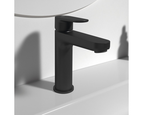 Čierna umývadlová batéria na umývadle