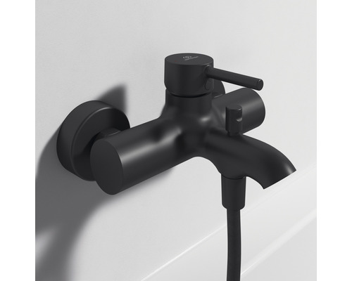 Nástenná vaňová batéria s sprchovou hadicou