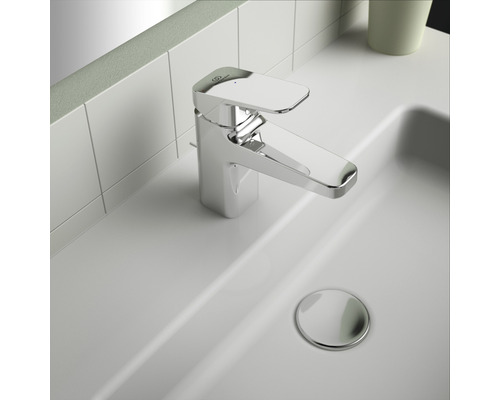 Umývadlová batéria chrómovaná na umývadle