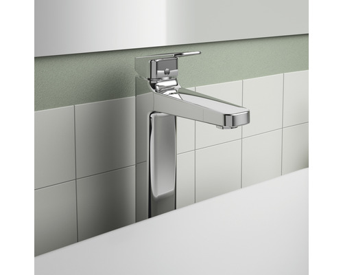 Umývadlová batéria v kúpeľni