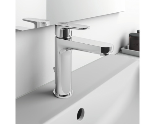 Páková umývadlová batéria na umývadle