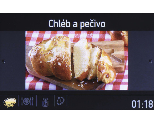 Chlieb a pečivo na drevenej doske