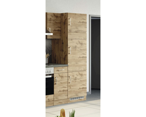 Kuchynská linka so skrinkami a zásuvkami v drevenom dizajne